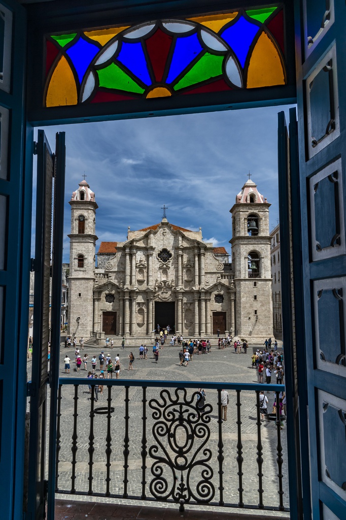 ARQUITECTURA INTRAMUROS Y TRAMA URBANA